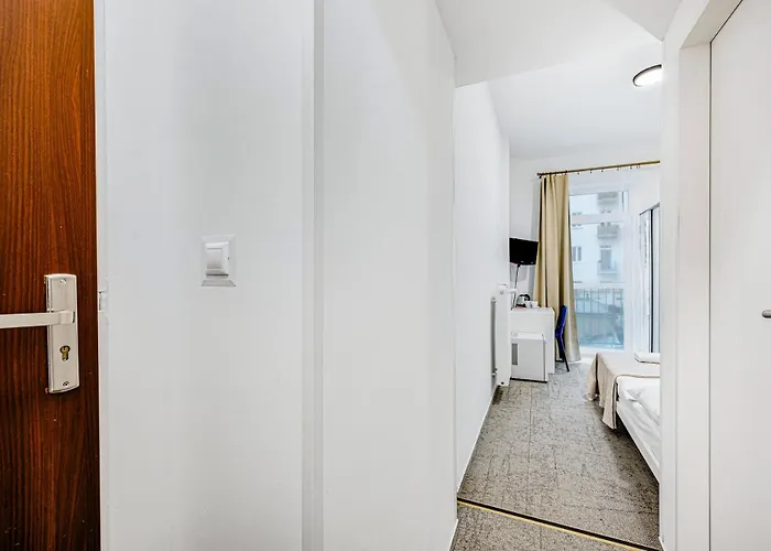 Отель Le Petit 3*