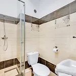 Le Petit Hotel