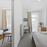 Le Petit Hotel 3*