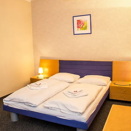 Le Petit Hotel